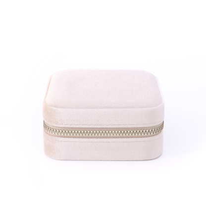 Velura Jewelry Case for travel and gifting —— Cream